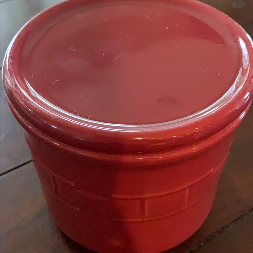 Longaberger crock and lid/coaster